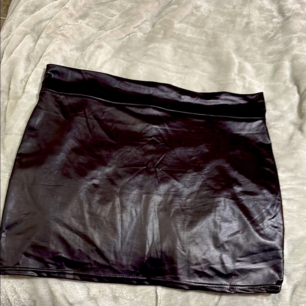 Elegant Black Mini Skirt